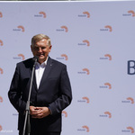 Prezydent Białegostoku przed mikrofonem