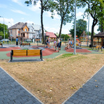 Trampoliny i altana na placu zabaw przy ulicy Szkolnej