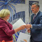 Zastępca Prezydenta składa podziękowania przewodniczącej Białostockiej Rady Seniorów.