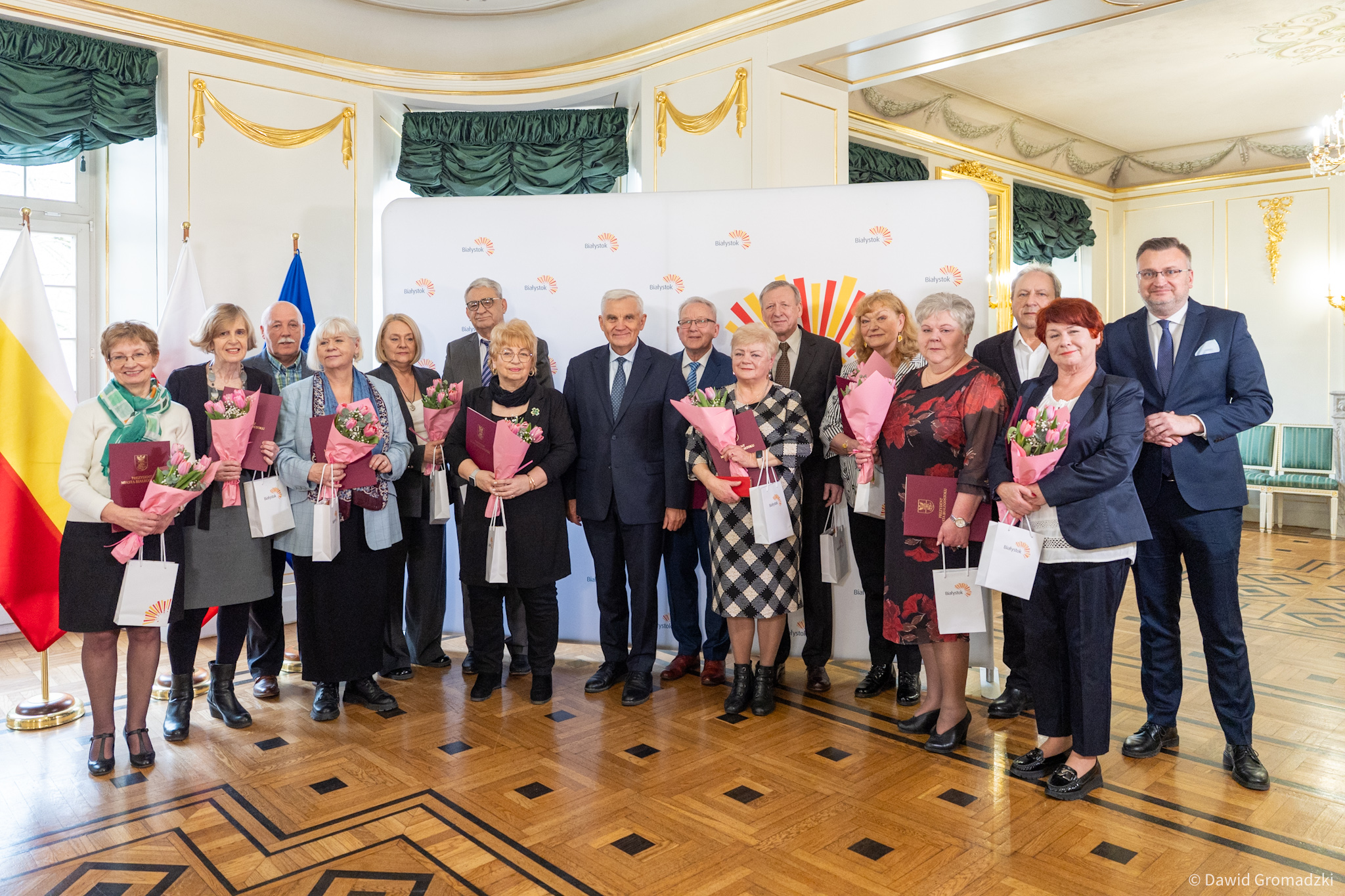 Zdjęcie z uroczystości wręczenia aktów powołania Białostockiej Rady Seniorów